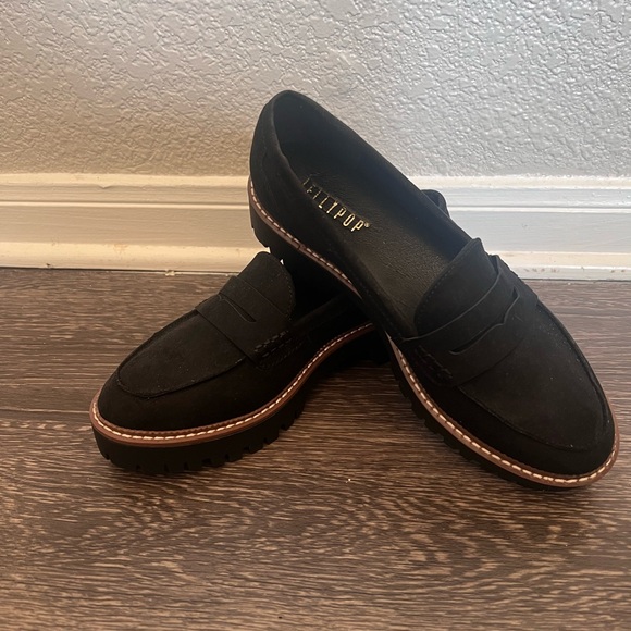 Excellent condition, never worn - Picture 2 of 3